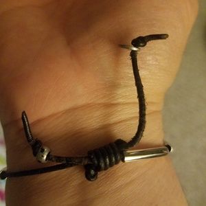 lizzie james Jewelry - Lizzie James adjustable bracelet with heart charm lizzie james Jewelry - Lizzie James adjustable bracelet with heart charm